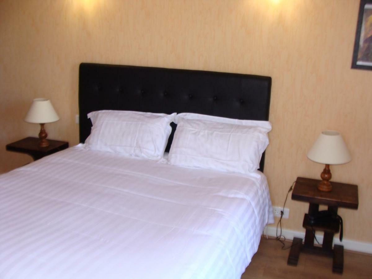 Logis La Gamade Hotel Donzenac Exterior foto