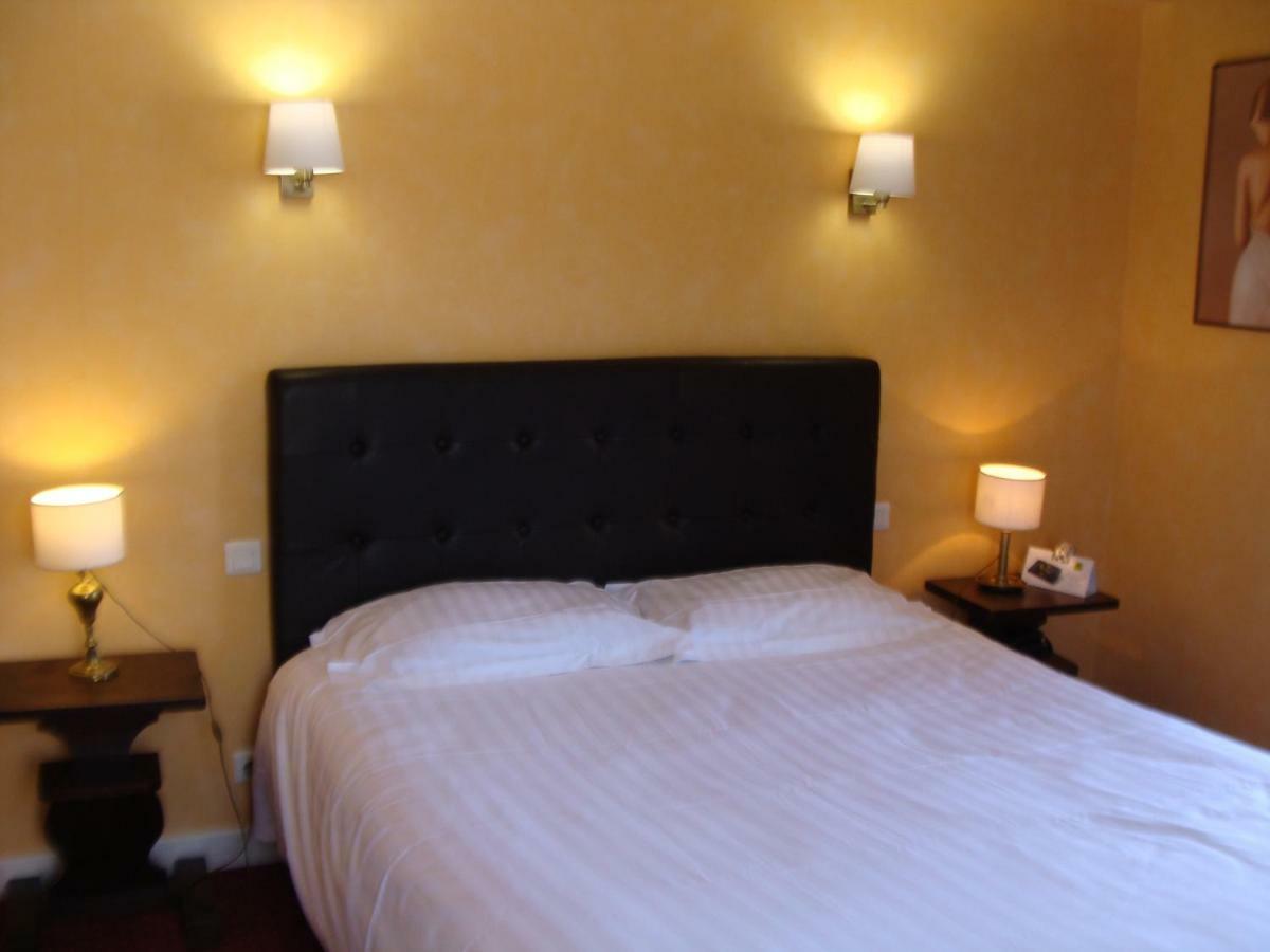 Logis La Gamade Hotel Donzenac Exterior foto