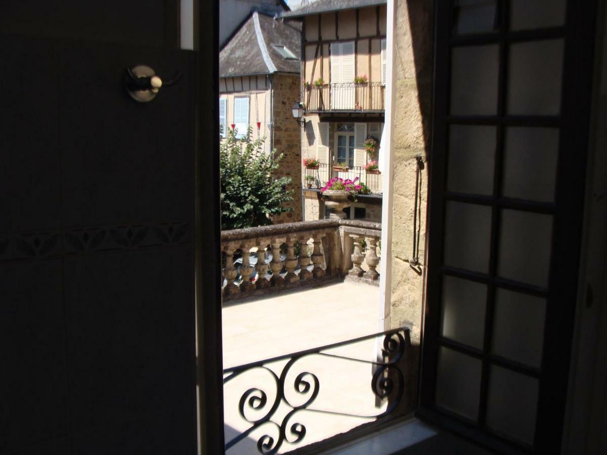Logis La Gamade Hotel Donzenac Exterior foto