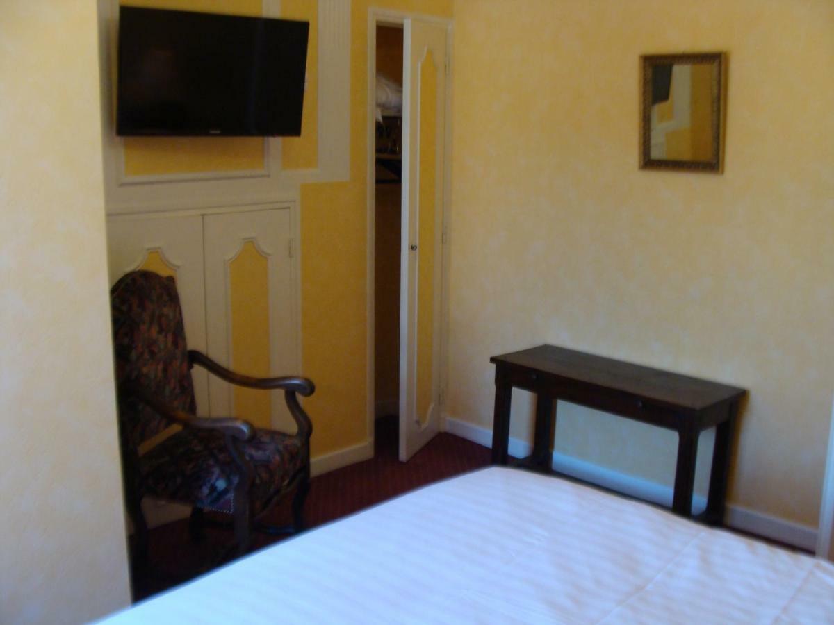 Logis La Gamade Hotel Donzenac Exterior foto