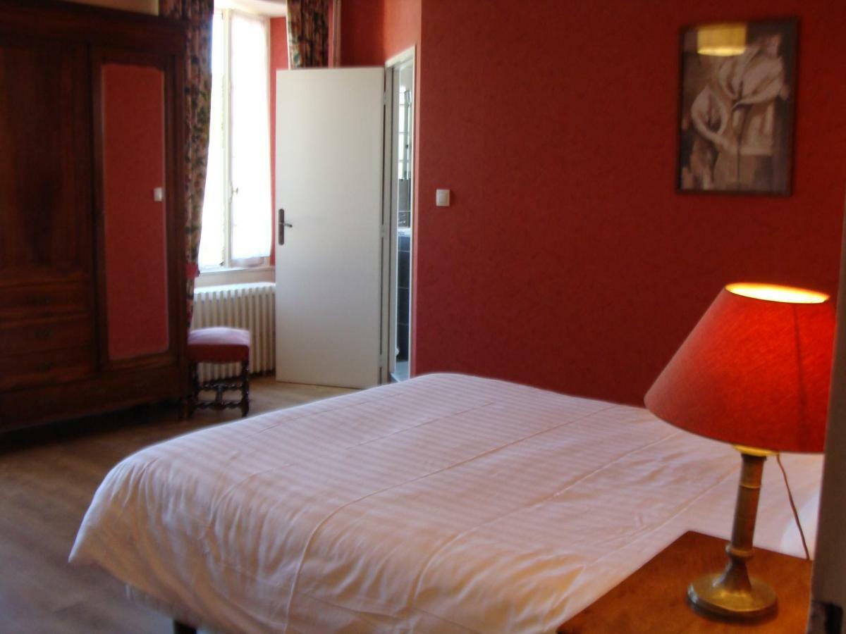 Logis La Gamade Hotel Donzenac Exterior foto