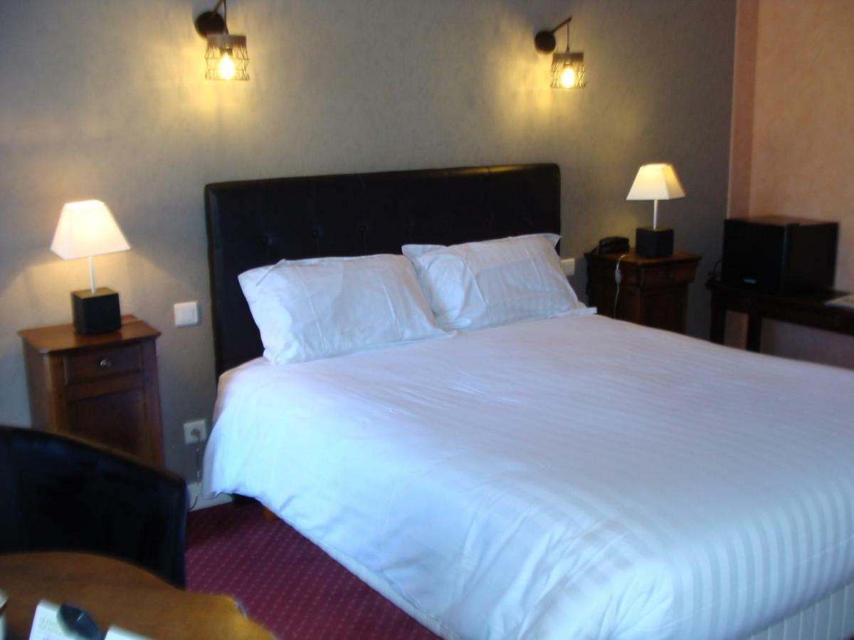 Logis La Gamade Hotel Donzenac Exterior foto