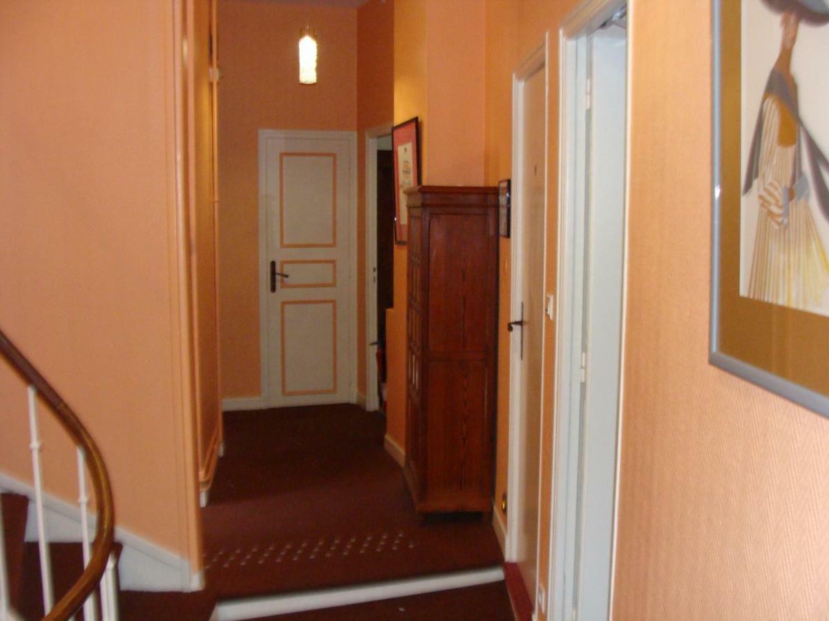 Logis La Gamade Hotel Donzenac Exterior foto